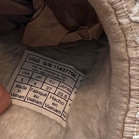 Ugg tazz slippers light tan color size 5 big kids - Picture 2 of 12